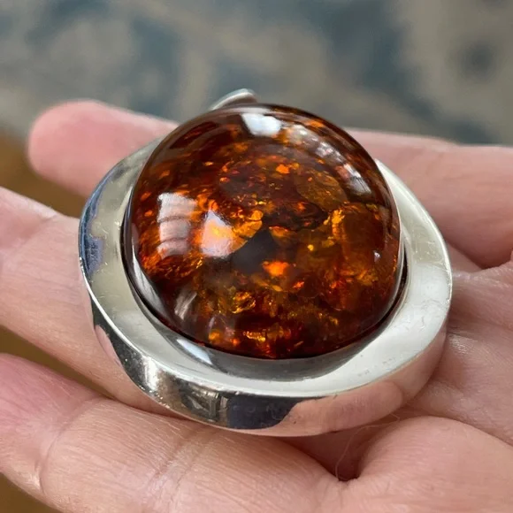 Huge oval cabochon Baltic honey amber sterling silver pendant & chain - Picture 5 of 15